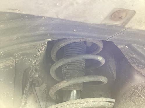 Schokdemper links-voor van een Kia Sportage, Auto-onderdelen, Ophanging en Onderstel, Kia, Gebruikt, 3 maanden garantie, Ophalen of Verzenden