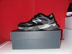 New Balance 9060 taille 42,5, Enlèvement, Neuf, New Balance