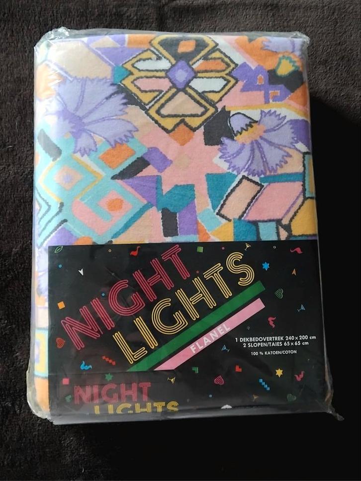 Vintage 'Night Lights' Flanel Dekbedovertrek 240x200 cm, Huis en Inrichting, Slaapkamer | Beddengoed, Nieuw, Dekbedovertrek, Ophalen of Verzenden