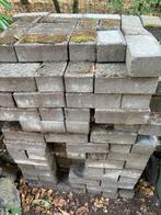 GRATIS ..........BETON KLINKERS, Doe-het-zelf en Bouw, Ophalen, Gebruikt, Beton