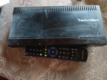 Satellietontvanger met toebehoren beschikbaar voor biedingen