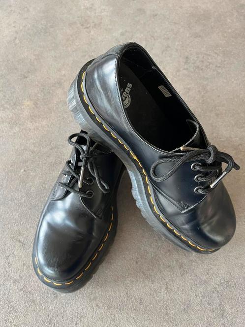 Dr. Martens maat 40. Schoenen zitten ruim., Kleding | Dames, Schoenen, Zo goed als nieuw, Ophalen of Verzenden