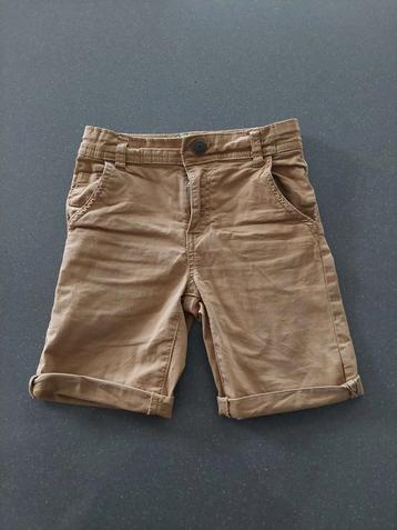Short Someone - taille 122 - 7 ans