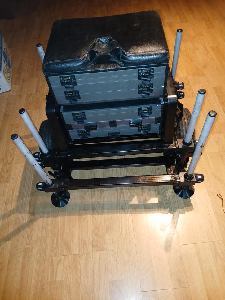 STATION DE STATIONNEMENT ARCA EN PARFAIT ÉTAT, TOUJOURS BIEN, Sports nautiques & Bateaux, Pêche à la ligne | Général, Enlèvement ou Envoi