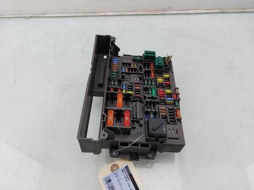 ZEKERINGKAST BMW 1 serie (E87 / 87N) (01-2003/12-2012), Auto-onderdelen, Elektronica en Kabels, BMW, Gebruikt