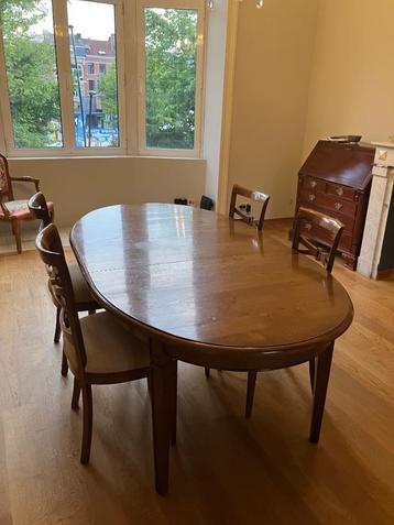 Tafel beschikbaar voor biedingen