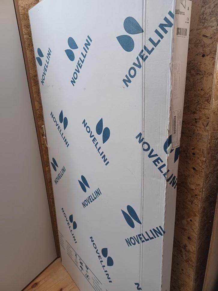 Badwand Novellini beweegbaar, Doe-het-zelf en Bouw, Sanitair, Nieuw, Bad, Chroom, Glas, Ophalen