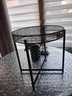 Table d'appoint, Enlèvement, Verre