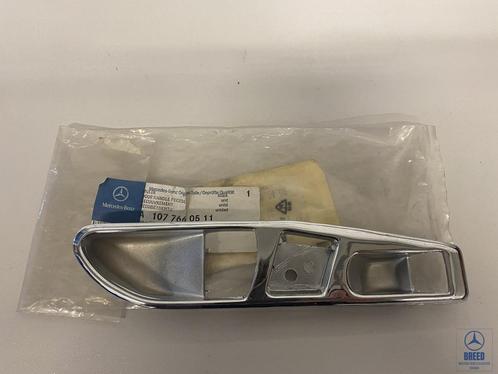 NOS rozet deurgreep binnenzijde links Mercedes-Benz R107 C10, Auto-onderdelen, Interieur en Bekleding, Mercedes-Benz, Nieuw, Ophalen of Verzenden