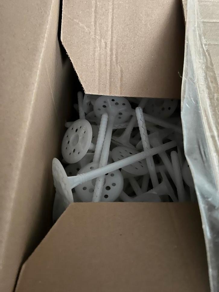 Isolatiepluggen 10x180mm, Doe-het-zelf en Bouw, IJzerwaren en Bevestigingsmiddelen, Nieuw, Pluggen, 100 tot 250 mm, Ophalen