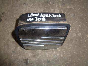 A vendre poignée haillon Seat Leon 2005 à 2008 beschikbaar voor biedingen