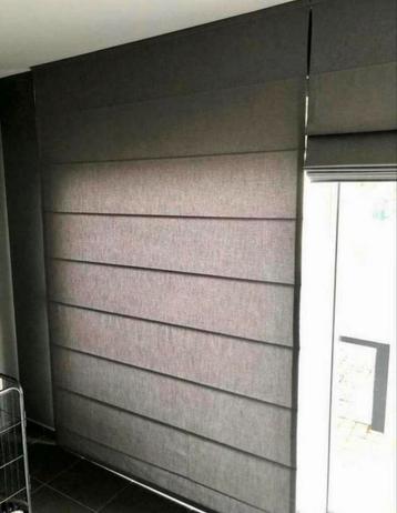 Zonverduisterde grijze store / optrekgordijn / vouwgordijn beschikbaar voor biedingen