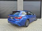 BMW 330e Touring M- sport laserlights 360 camera  HUD, Auto's, BMW, Automaat, 4 cilinders, Blauw, Alcantara