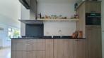 Moderne rechte houtlook keuken met natuursteen GEDEMONTEERD, Huis en Inrichting, Keuken | Complete keukens, Overige kleuren, Graniet of Steen