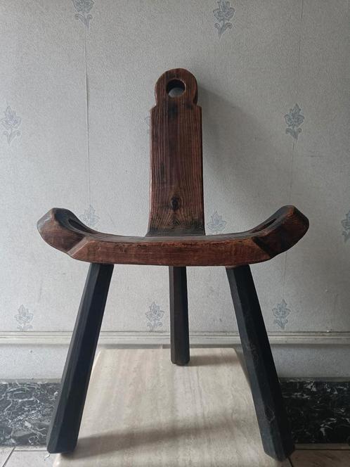 Vintage Spaanse brutalist krukje, Antiek en Kunst, Antiek | Meubels | Stoelen en Sofa's, Ophalen of Verzenden