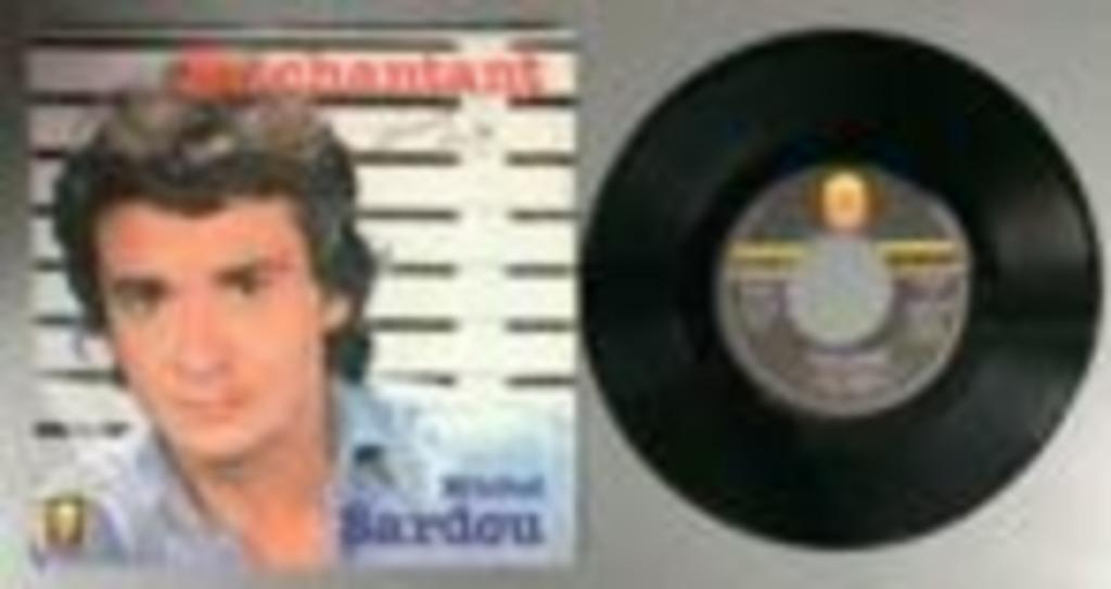 Vinyle de Michel Sardou : En chantant -, Ophalen of Verzenden, Gebruikt, Single