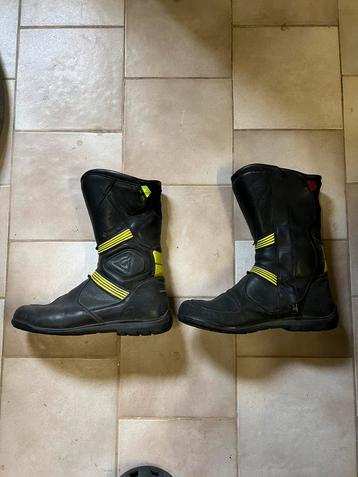 Dainese motorlaarzen Gore-Tex beschikbaar voor biedingen