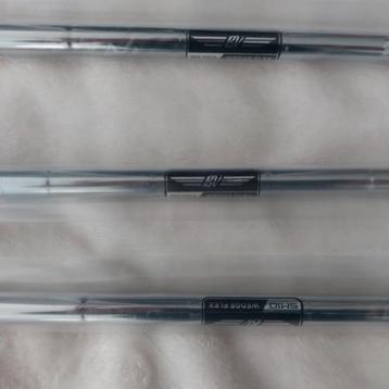3 SHAFT DYNAMIC GOLD S 200 WEDGE STIFF 127 GR. beschikbaar voor biedingen