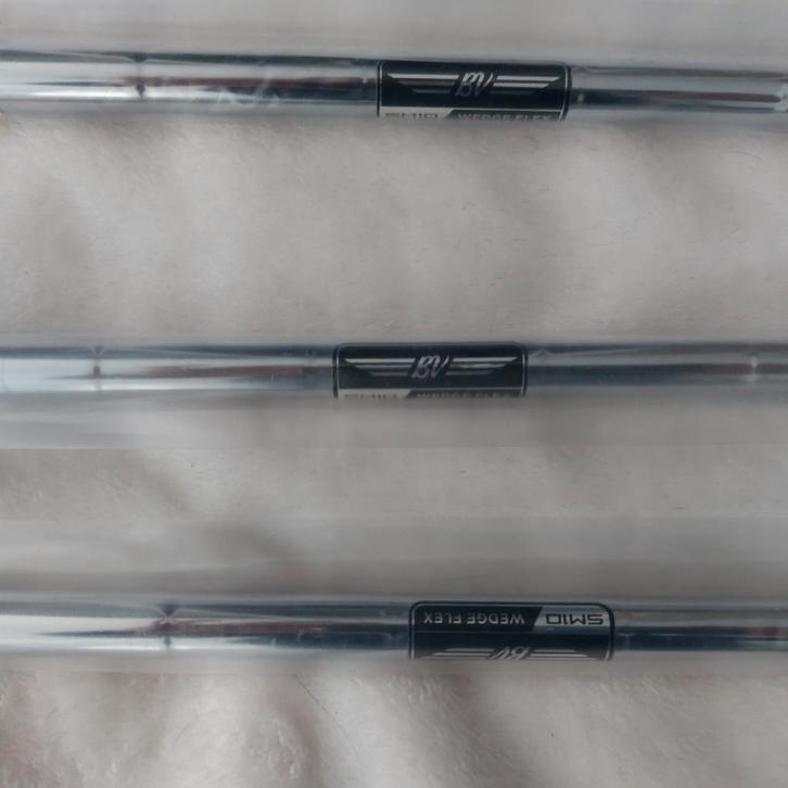 DYNAMIC GOLD S 200 WIG MET 3 ASSEN, STIJF 127 G, Sport en Fitness, Golf, Zo goed als nieuw, Ophalen of Verzenden