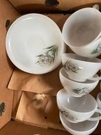 12 tasses et 9 soucoupes arcopal, Huis en Inrichting, Keuken | Servies, Zo goed als nieuw