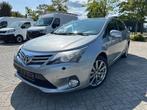 Toyota Avensis Combi 1.8 Multidrive S Executive, Auto's, Toyota, Euro 5, Avensis, Zwart, 4 cilinders
