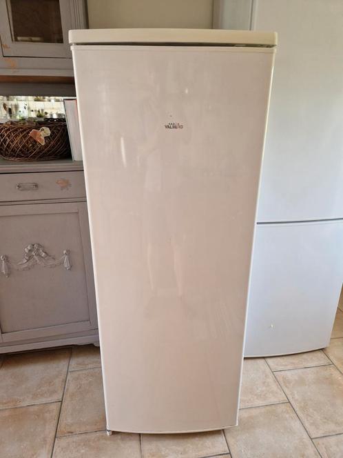 Frigo Valberg blanc (140x56x55 cm), Elektronische apparatuur, Koelkasten en IJskasten, Gebruikt, Ophalen