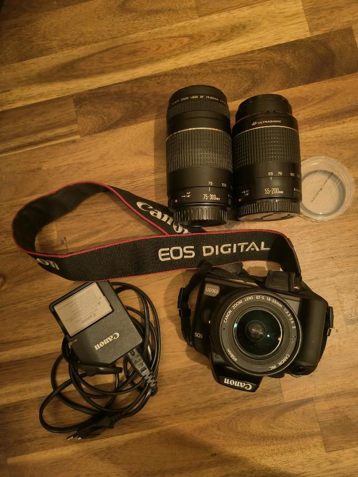 Canon EOS 1000D + 18-55 + 55-200 + 75-300, Audio, Tv en Foto, Fotocamera's Digitaal, Gebruikt, Spiegelreflex, Canon, Ophalen