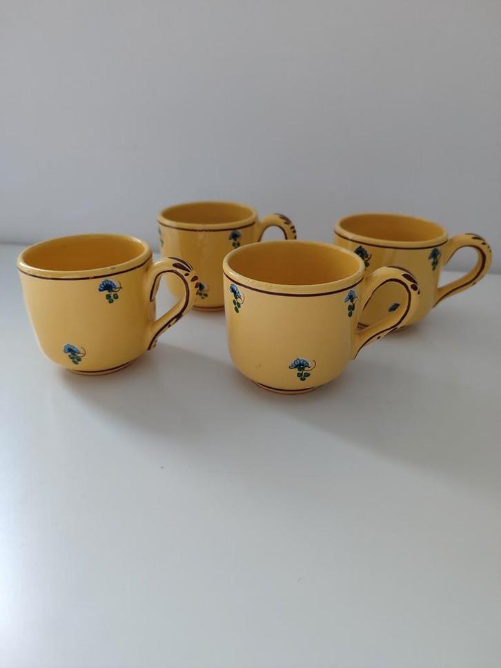 Vier antiek Frankrijk koffie kopjes keramiek aardewerk oud, Antiek en Kunst, Antiek | Servies compleet, Ophalen of Verzenden