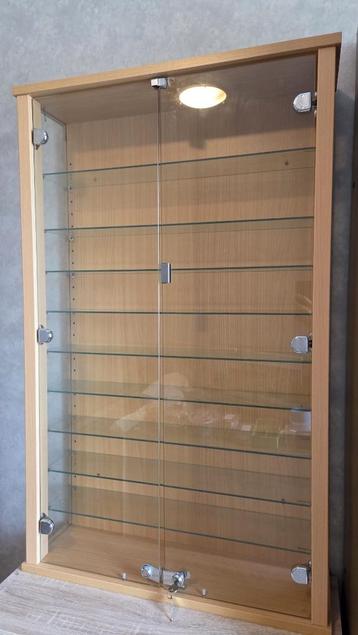 vitrine kast  beschikbaar voor biedingen
