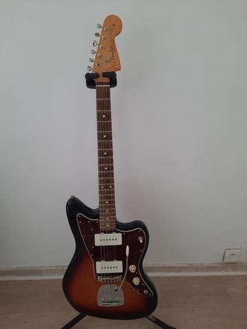 Fender Jazzmaster Sunburst upgradée (made in mexico), Enlèvement, Comme neuf, Solid body, Fender