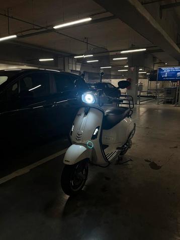 Vespa sprint a klasse beschikbaar voor biedingen