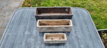 3 bloembakken / schalen in steen / beton
 beschikbaar voor biedingen