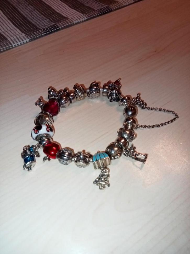 Bracelet Pandora Disney, Handtassen en Accessoires, Armbanden, Zo goed als nieuw, Zilver, Overige kleuren, Met bedels of kralen