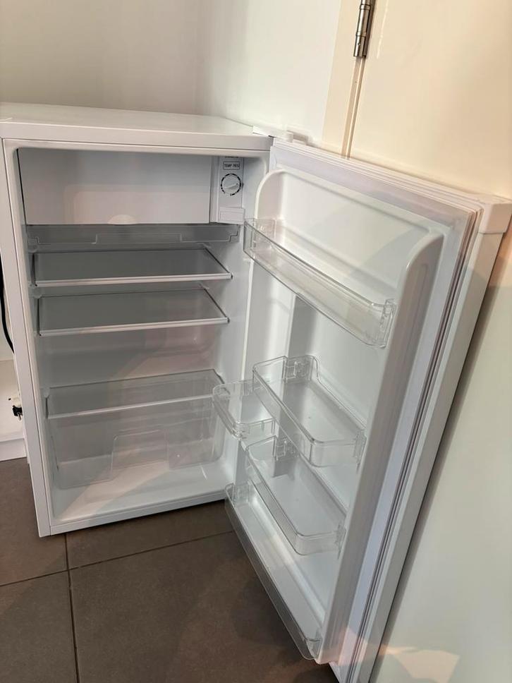 Frigo / koelkast + diepvriesvak OK A+, Elektronische apparatuur, Koelkasten en IJskasten, Zo goed als nieuw, Ophalen