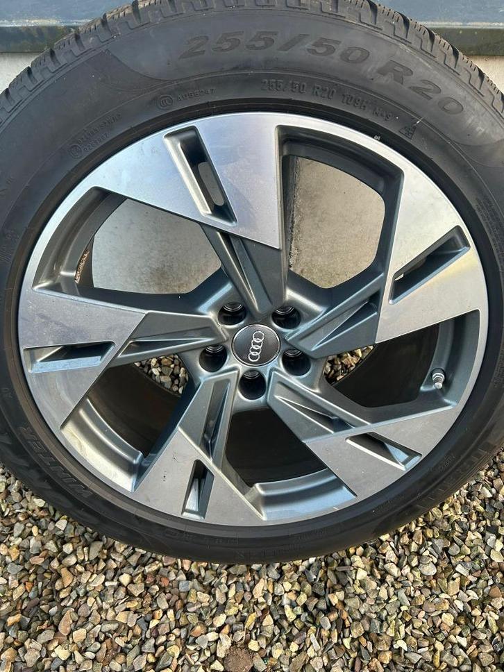 Originele Velgen en winterbanden Audi E-tron 20" TMPS, Auto-onderdelen, Banden en Velgen, Velg(en), Winterbanden, 20 inch, 255 mm