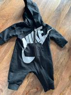 Nike pakje 1-3maand, Enfants & Bébés, Vêtements de bébé | Taille 56, Comme neuf, Costume, Enlèvement ou Envoi