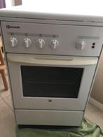 Elektrisch kookvuur met oven Bauknecht, Elektronische apparatuur, Fornuizen, Ophalen, Gebruikt, 4 kookzones, 85 tot 90 cm