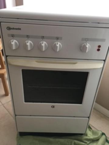 Elektrisch kookvuur met oven Bauknecht beschikbaar voor biedingen