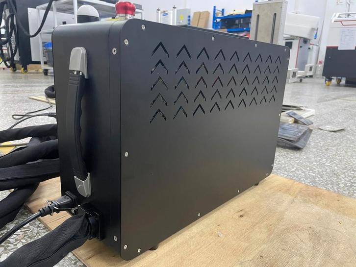 Machine de nettoyage au laser 200W, Bricolage & Construction, Matériel de nettoyage, Enlèvement