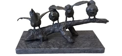 sculptuur 4 vogels op een tak "The four of us", Antiquités & Art, Art | Sculptures & Bois, Enlèvement