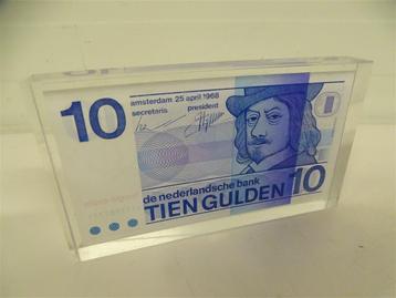A6544. Tien Gulden in Plexiglas [Tempo Team] beschikbaar voor biedingen