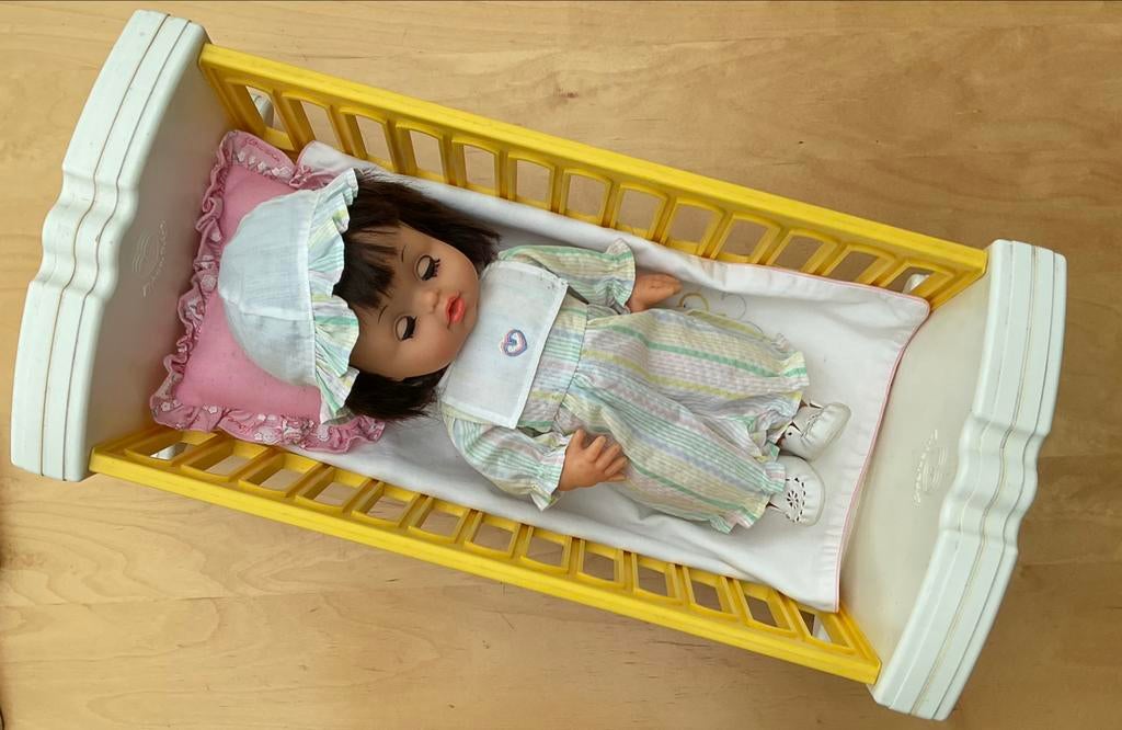 Fisher Price Berceau musical, poupée…….vintage, Enlèvement, Utilisé