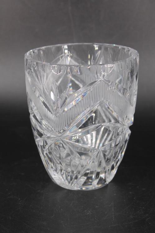 Kleine geslepen kristallen vaas, Antiek en Kunst, Antiek | Glaswerk en Kristal, Ophalen of Verzenden