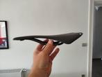 Selle de vélo entièrement en carbone 117gr, Enlèvement ou Envoi, Comme neuf, Selle