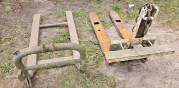 Palletvork met driepuntsophanging beschikbaar voor biedingen