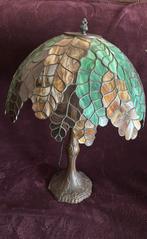 Grote schemerlamp in Tiffany stijl, brocante, natuurkleuren, Ophalen, Gebruikt, 50 tot 75 cm, Tiffany