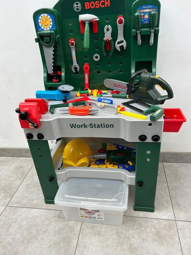 kinderwerkbank Bosch met veel werkgerief in koffer, Kinderen en Baby's, Speelgoed | Speeltafels, Gebruikt, Ophalen