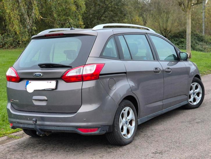 Ford grand c max 16tdci 195mkm 7places 4400€, Autos, Ford, Particulier, Grand C-Max, Diesel, Euro 5, MPV ou Monospace, 5 portes
