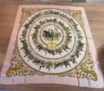 Carré Hermès La promenade de Longchamps, HERMÈS, Enlèvement, Porté