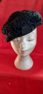Chapeau beret bouclette vintage taille 57, Vêtements | Femmes, Enlèvement ou Envoi, Porté, 56 ou 57 cm (M, 7 ou 7⅛ pouces), Chapeau